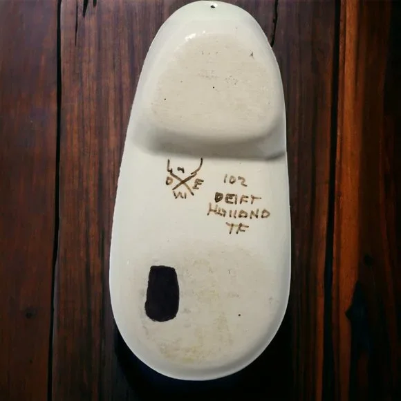 Rare Delft Colorful Clog #102 Hand Painted Holland Scene/Signed Ceramic Shoe - Picture 4 of 10